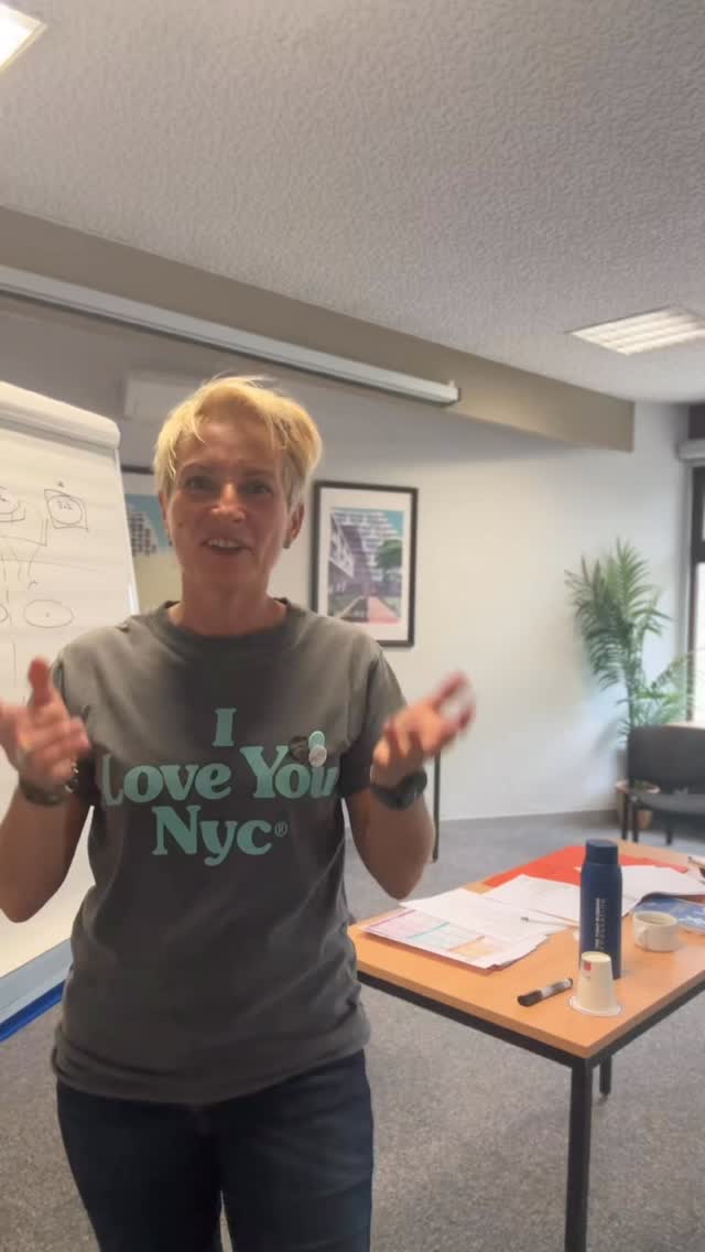 Quand j’ai commencé en tant que thérapeute, j’aurais adoré avoir une formation comme celle-là…
Une méthode complète, claire et puissante, qui réunit hypnose, PNL, neurosciences, magnétisme et énergétique pure 🧠💫
C’est exactement ce que propose la formation HENOVA® : devenir le thérapeute de demain, ancré, compétent et vibrant 🌟
Si toi aussi tu veux accompagner en profondeur, libérer, transformer…
➡️ Les inscriptions sont ouvertes !
Je t’attends 🤍
#formationtherapeute #nova #therapieholistique #hypnose #pnl #magnetisme #energiepure #developpementpersonnel #therapeutededemain #formationprofessionnelle #holistique