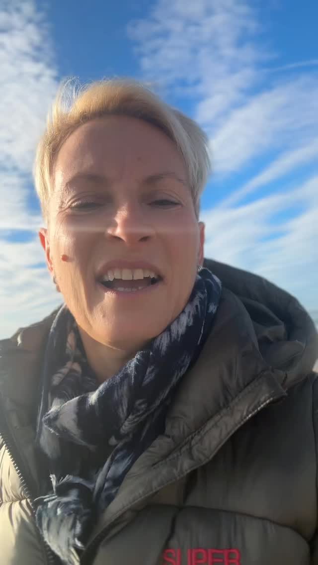 Et ça fait quoi exactement la Kundalini? Que est ce que ça apporte ??
En fait, c’est votre énergie qui s’expanse, et qui de mieux que votre propre énergie pour prendre soin de vous ? 
Au final chacun peut y trouver une réponse très différente en fonction de son propre besoin.
L’énergétique c’est souvent extrêmement simple! 

 #kundalini #KundaliniActivation #kundaliniawakening #formationkundaliniactivation